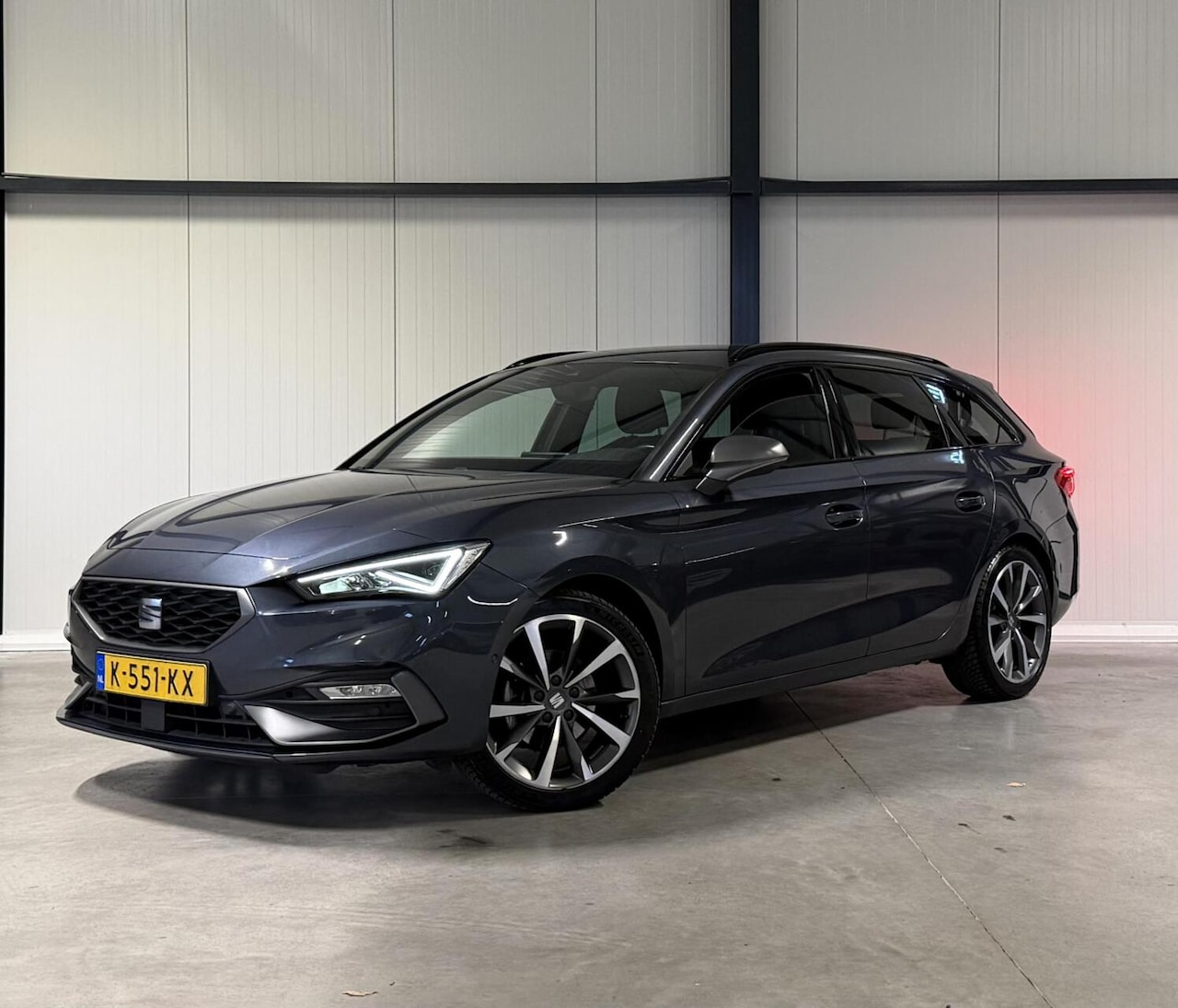 SEAT Leon Sportstourer - Seat Leon 1.5 eTSI FR 150PK Virtual Carplay Camera Trekhaak Winterpack - AutoWereld.nl