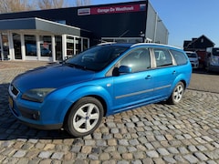 Ford Focus Wagon - 1.6-16V First Edition