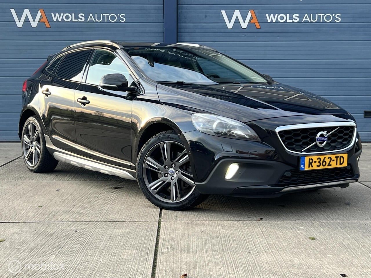 Volvo V40 Cross Country - 2.5 T5 AWD Summum / 255 PK / LUXE / BLIS! - AutoWereld.nl