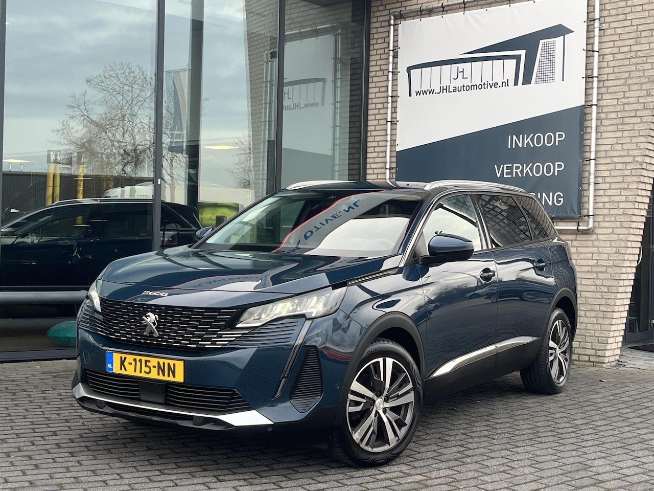 Peugeot 5008 - 1.2 PureTech*130pk*NAVI*CAM*HAAK*ECC*CARPLAY*7PERS - AutoWereld.nl