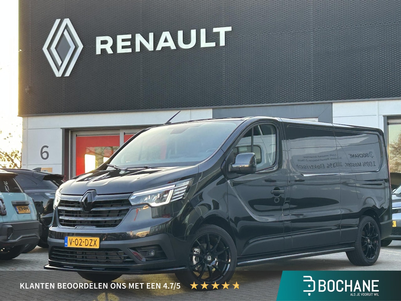 Renault Trafic - 2.0 dCi 130 T30 L2H1 Black Edition | Side Bars | 200 km | BPM vrij | - AutoWereld.nl