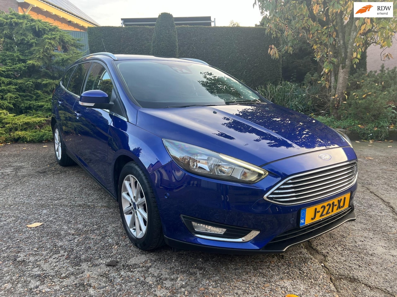 Ford Focus Wagon - 1.0 Titanium 1.0 Titanium, Navi, Parkpilot, ECC, Zeer nette auto! - AutoWereld.nl