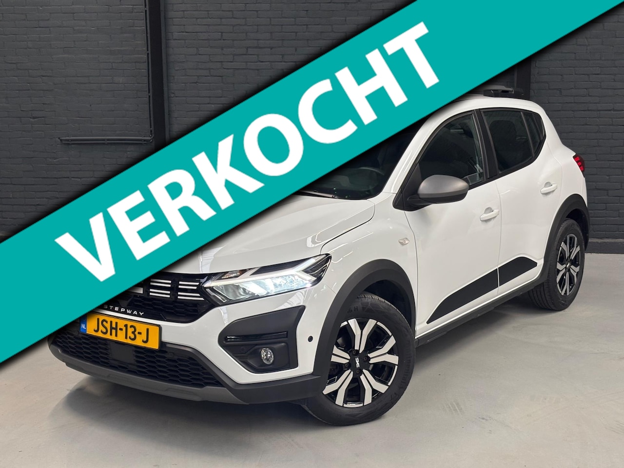 Dacia Sandero Stepway - 1.0 TCe (90pk) Expression automaat - trekhaak - achteruitrijcamera - AutoWereld.nl