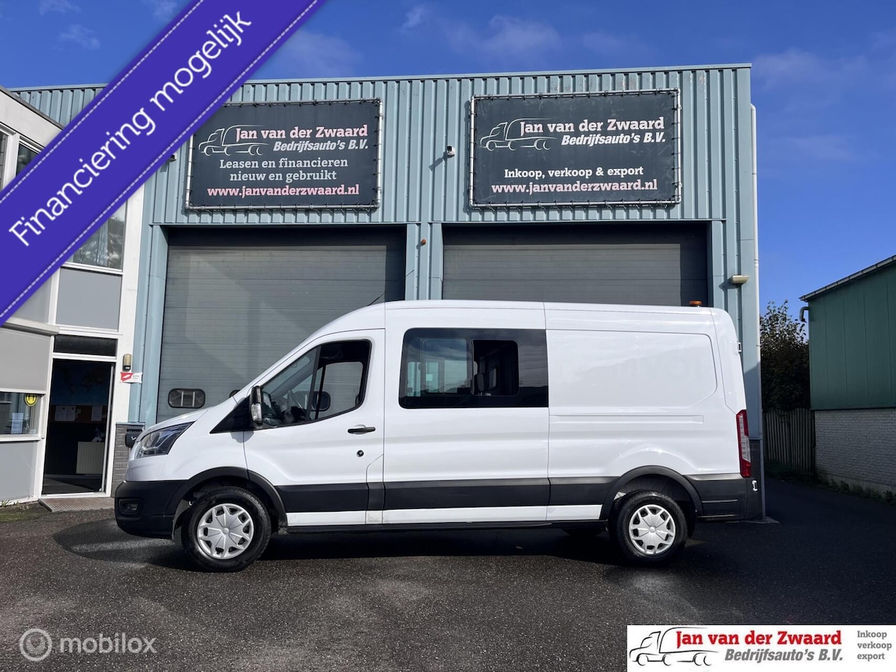 Ford Transit - 350 2.0 TDCI Euro 6 L3H2 Ambiente Dubbele Cabine Navi Airco Ceuise control Trekhaak - AutoWereld.nl