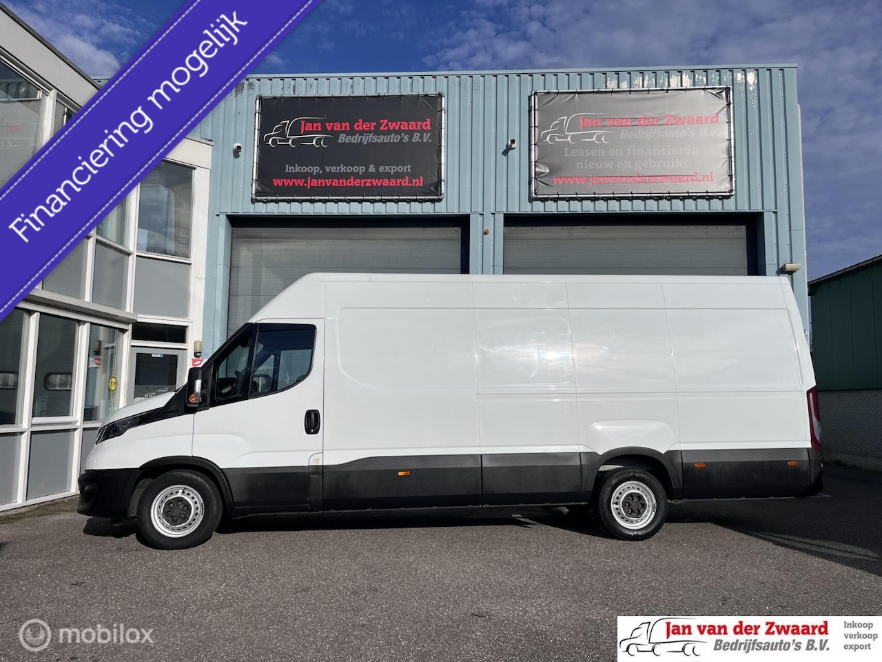 Iveco Daily - 35 S16V 2.3 410L MAXI XXL Airco 3 Zitplaatsen - AutoWereld.nl