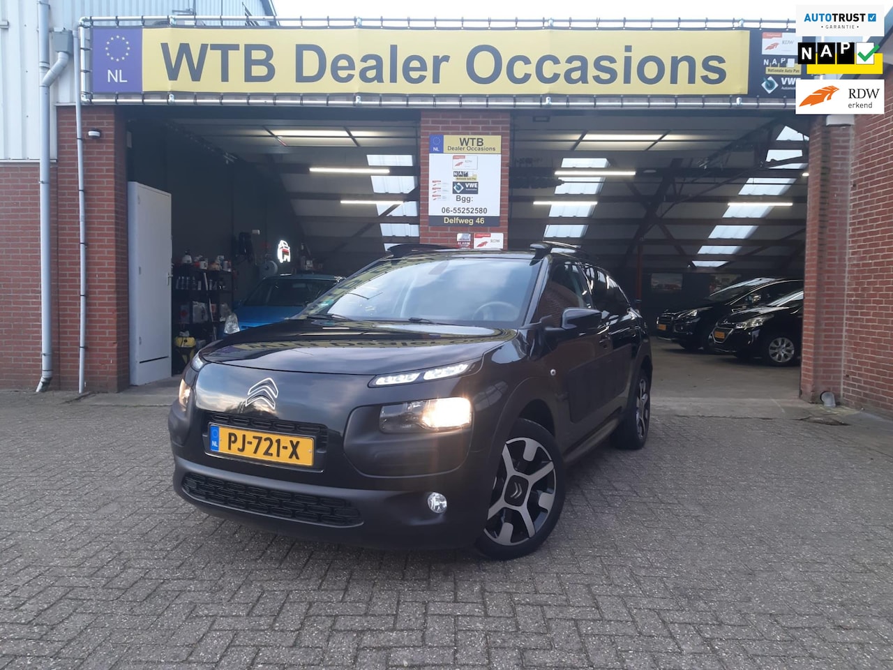 Citroën C4 Cactus - 1.2 PureTech Shine 1.2 PureTech Shine, Navigatie, Cruise Control, Dealer onderhouden - AutoWereld.nl