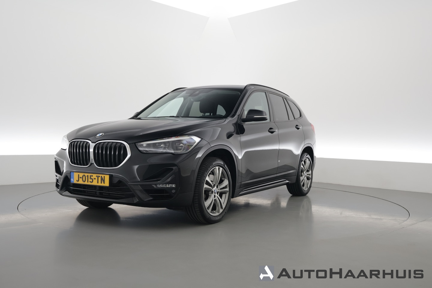 BMW X1 - sDrive20i 192PK High Executive - Automaat | Afn. Trekhaak | Nav | Cruise | ACC | Led | Ele - AutoWereld.nl