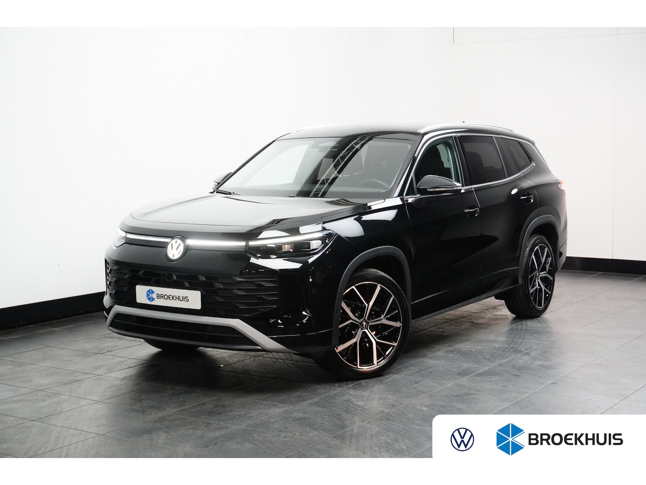 Volkswagen Tayron - 1.5 eTSI 150PK Life 7P | Achteruitrijcamera | Navigation system preparation (Baseline) | R - AutoWereld.nl