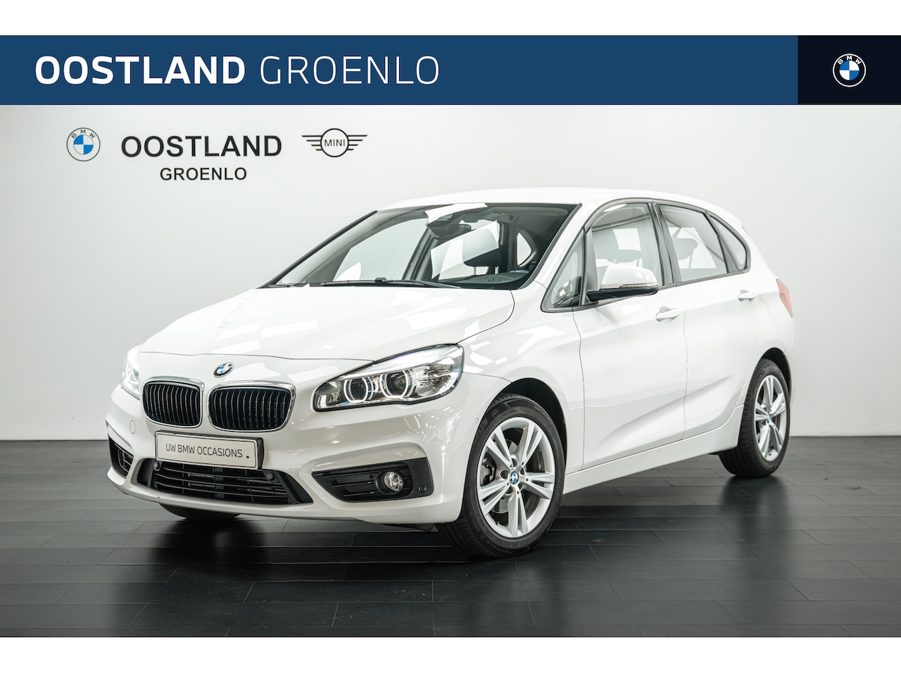 BMW 2-serie Active Tourer - 218i Automaat / LED / Airconditioning / Cruise Control / PDC / Navigatie - AutoWereld.nl