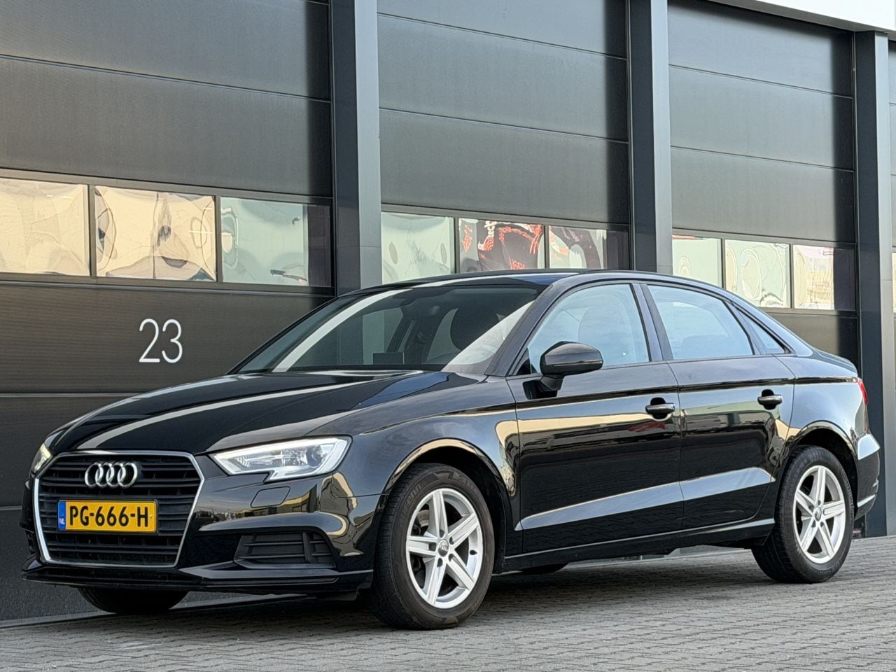 Audi A3 Limousine - 1.6 TDI Navi Xenon EURO-6 - AutoWereld.nl