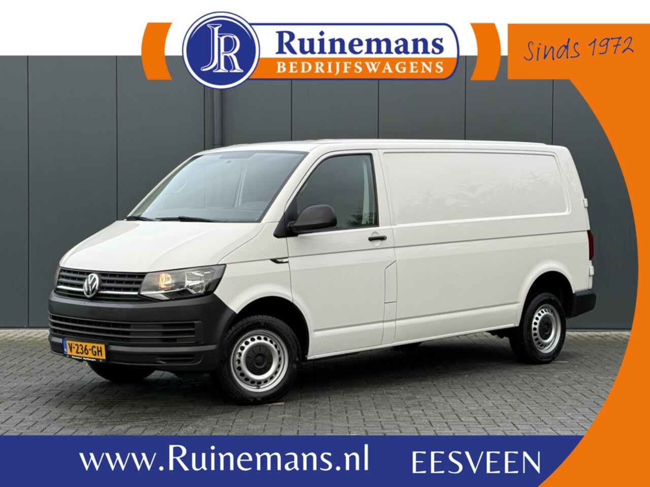Volkswagen Transporter - 2.0 TDI 150 PK E6 / DSG AUTOMAAT / L2H1 / 1e EIG. / TREKHAAK / AIRCO / CRUISE - AutoWereld.nl