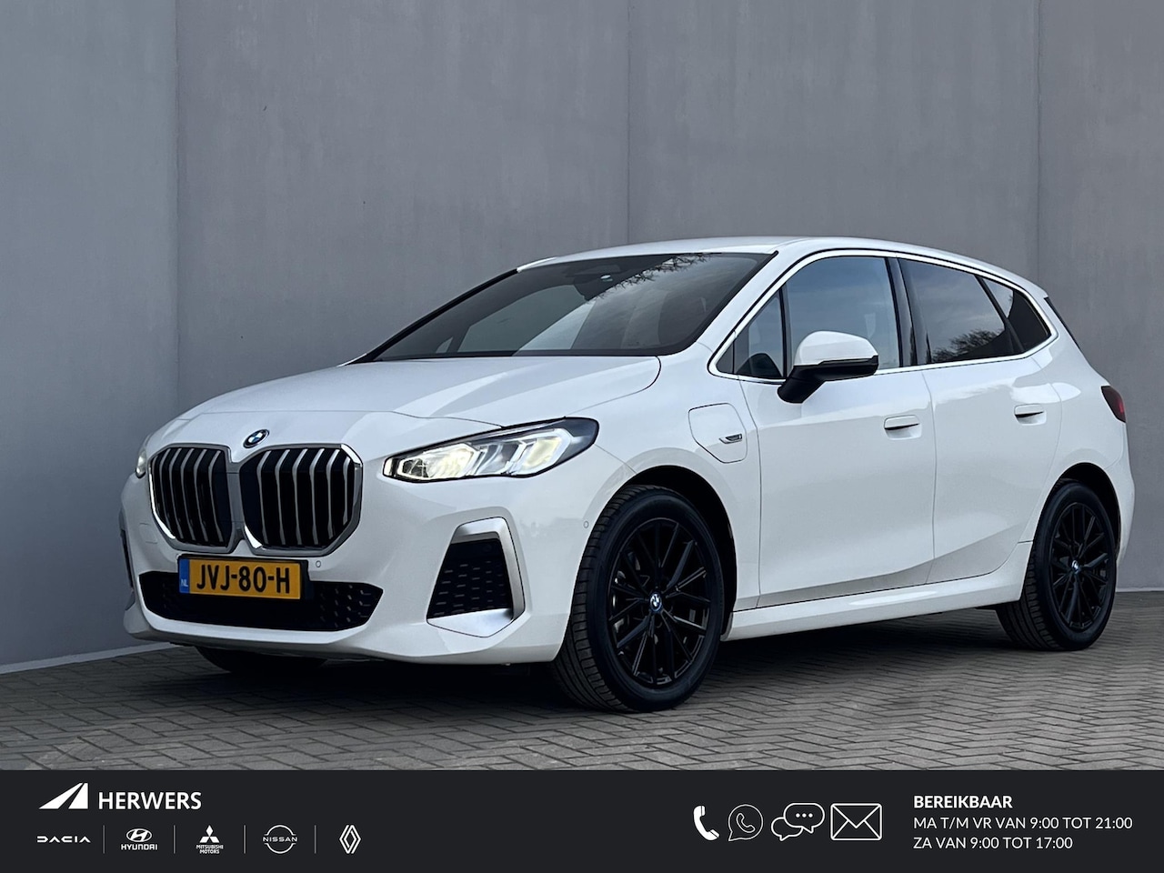 BMW 2-serie Active Tourer - 225e xDrive M-Sport PHEV Automaat / Goed onderhouden / Navigatie / Camera / Apple Carplay - AutoWereld.nl