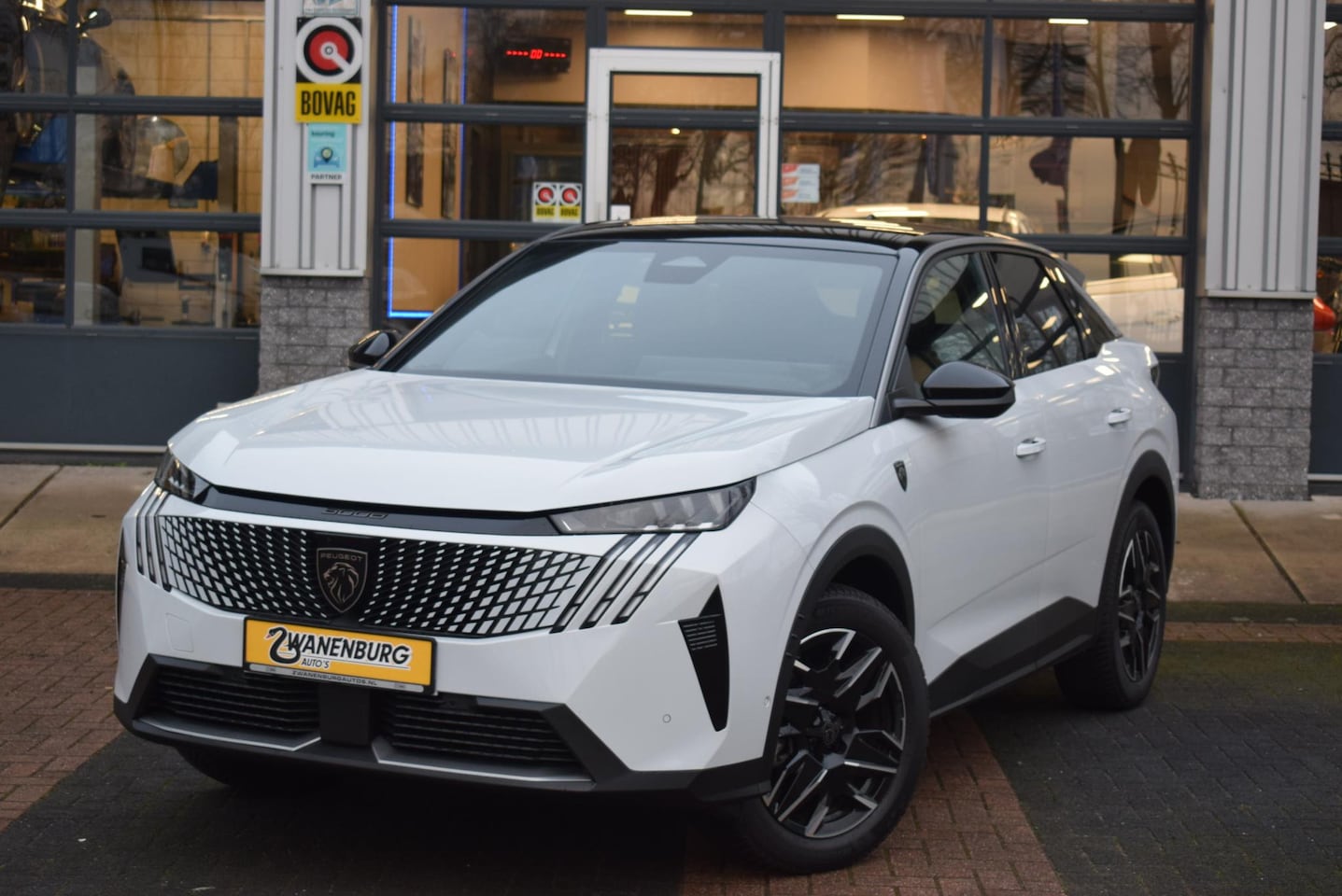 Peugeot 3008 - 1.2 Hybrid 136 GT Airco Navi Luxe Leder Camera Km 14.500 !! - AutoWereld.nl