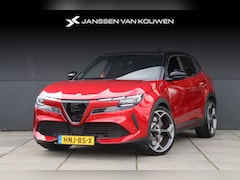 Alfa Romeo Junior - Elettrica Veloce 54 kWh Stoelverwarming Navi Camera Sport Pack 20" LMW