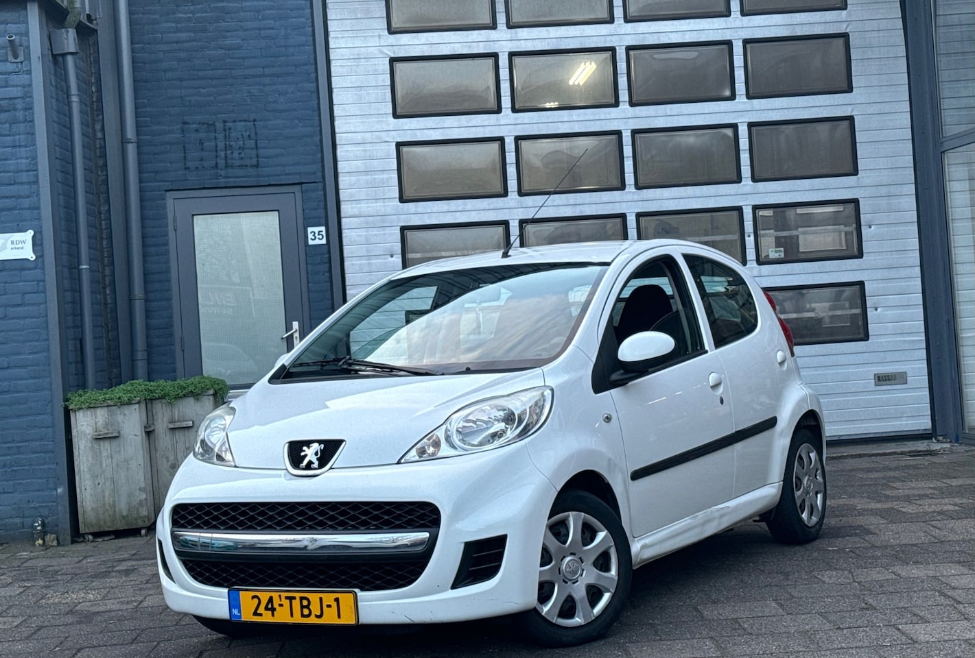 Peugeot 107 - 1.0-12V XS | Elek-Pakket | Airco | 5-DRS | NW APK - AutoWereld.nl
