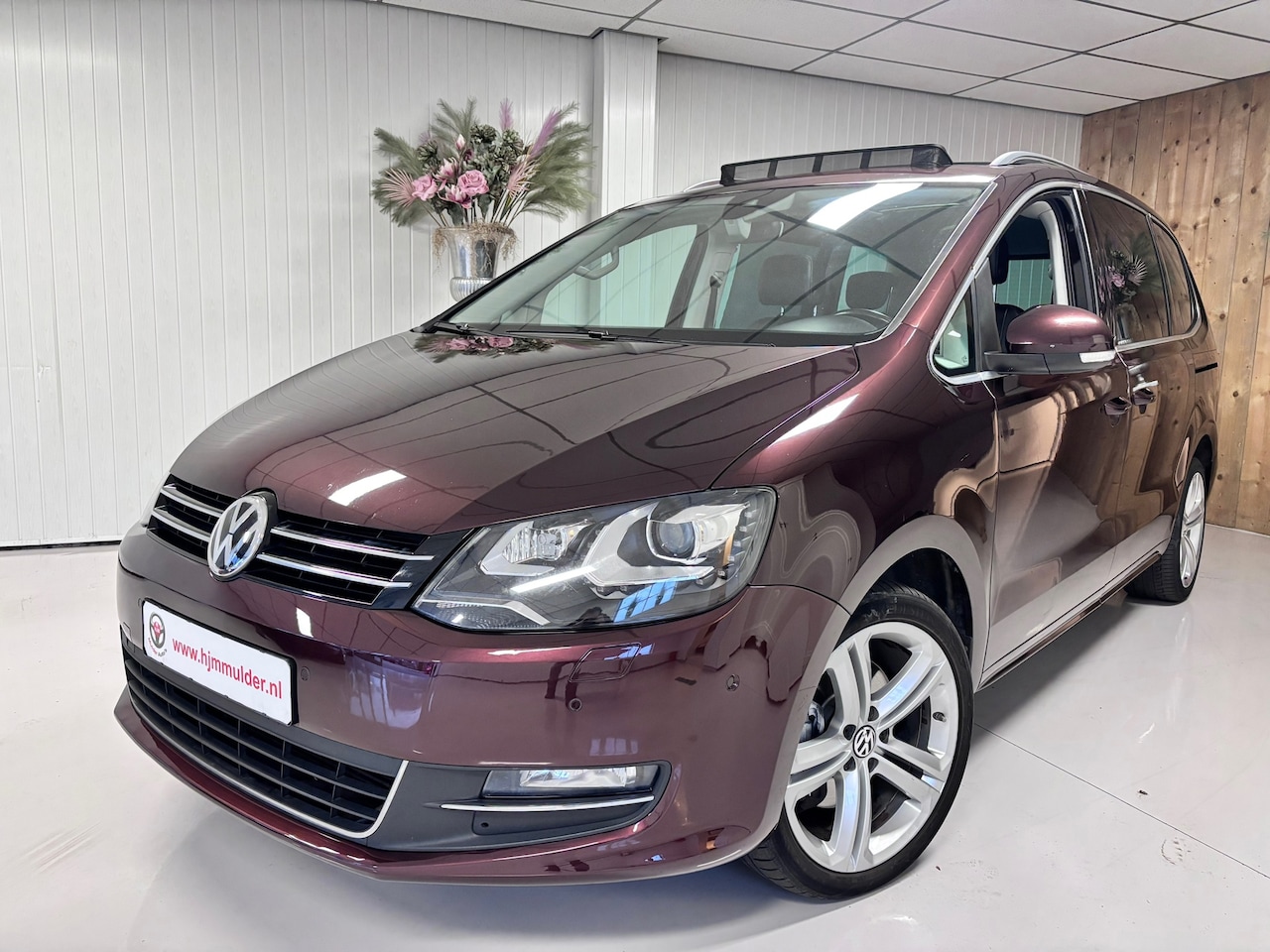 Volkswagen Sharan - 2.0 TSI Highline 2.0 TSI Highline, vol opties, 7 persoons, automaat, trekhaak, leder, navi, panoramadaken, - AutoWereld.nl