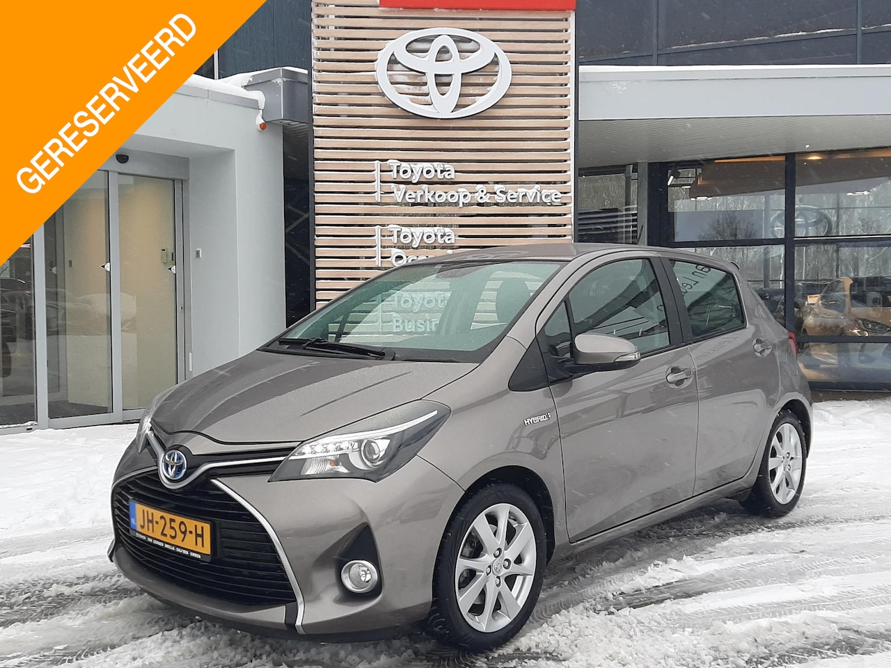 Toyota Yaris - 1.5 Hybrid Dynamic ALL SEASON KEYLESS LMV CLIMA BLUETOOTH NAVI - AutoWereld.nl