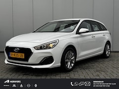 Hyundai i30 - 1.4 i-Drive / Airco / Navigatie / Trekhaak afneembaar / Stoelverwarming / Cruise Control /