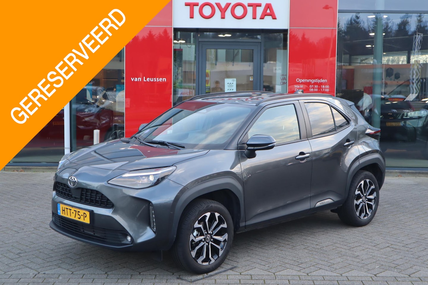 Toyota Yaris Cross - 1.5 HYBRID 115 DYNAMIC STOEL/STUUR/VOORRUITVERWARM. P-SENSOREN KEYLESS ANDROID/APPLE KEYLE - AutoWereld.nl