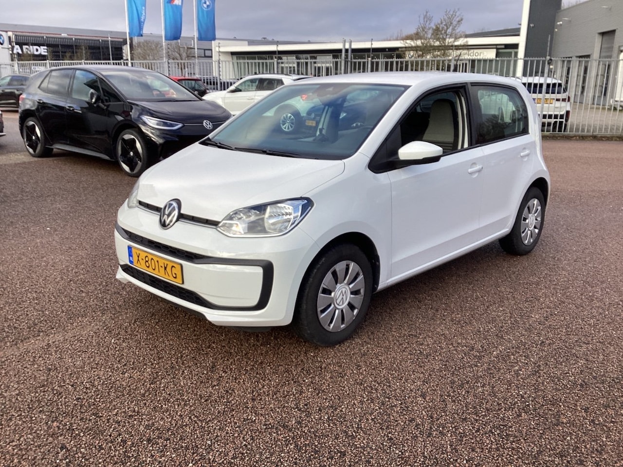 Volkswagen Up! - 1.0 65pk | Camera achter | Cruise control | Parkeersensoren achter | Airco automatisch | C - AutoWereld.nl
