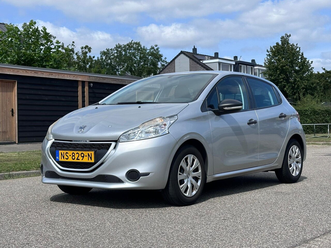 Peugeot 208 - 1.0 VTi Active 5DR*Cruise*Airco*Parkeersensoren*09-07-2026 APK* - AutoWereld.nl