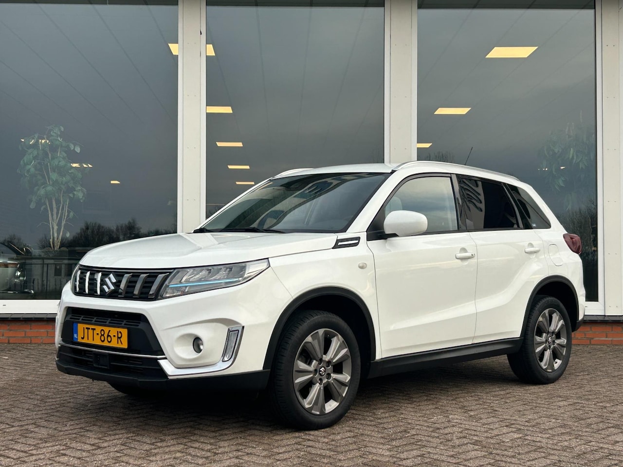 Suzuki Vitara - 1.4 Boosterjet Select Smart Hybrid AUT. - Navi - Camera - Clima - 26.009 KM - AutoWereld.nl