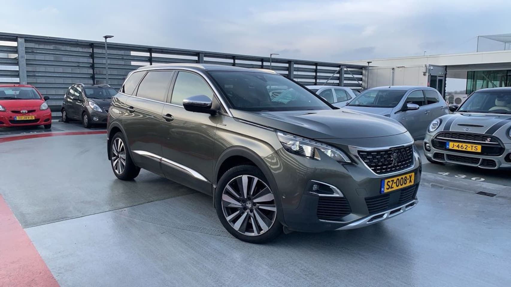 Peugeot 5008 - 1.6 e-THP GT-Line | 2 stoelen op derde rij | Achteruitrijcamera | Apple Carplay/Android Au - AutoWereld.nl