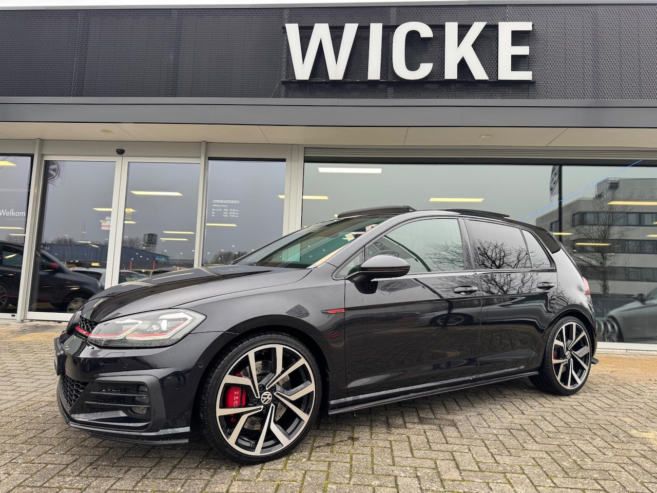 Volkswagen Golf - 2.0 TSI GTI Performance Pano Virtual 245 PK ACC Camera standkachel trekhaak - AutoWereld.nl