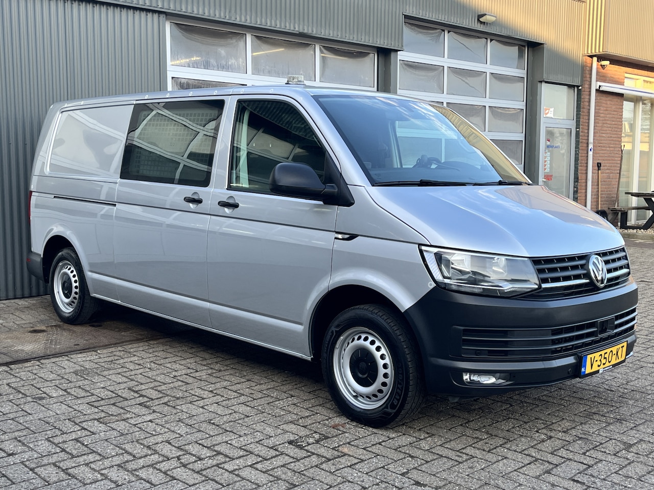 Volkswagen Transporter - 2.0 TSI L2H1 Benzine / CNG Dubbele Schuifdeur Airco Cruise controle Bpm vrij Trekhaak Klep - AutoWereld.nl