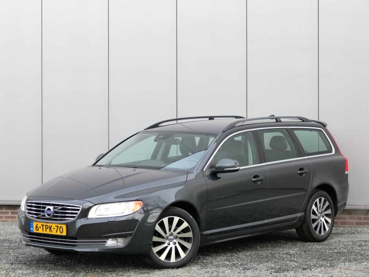 Volvo V70 - 1.6 T4 Nordic 1.6 T4 Nordic+ - AutoWereld.nl