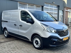 Renault Trafic - 1.6 dCi L1H1 BTW en BPM VRIJ Airco Cruise controle 3-Persoons Telefoonverbinding Parkeerse