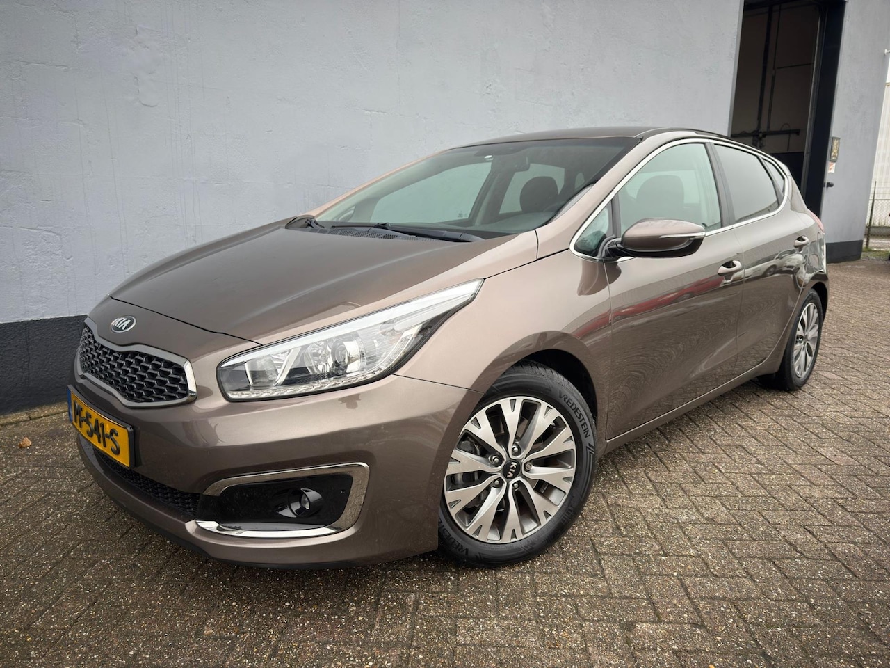 Kia Cee'd - 1.6 GDI DynamicLine 1.6 GDI DynamicLine - AutoWereld.nl