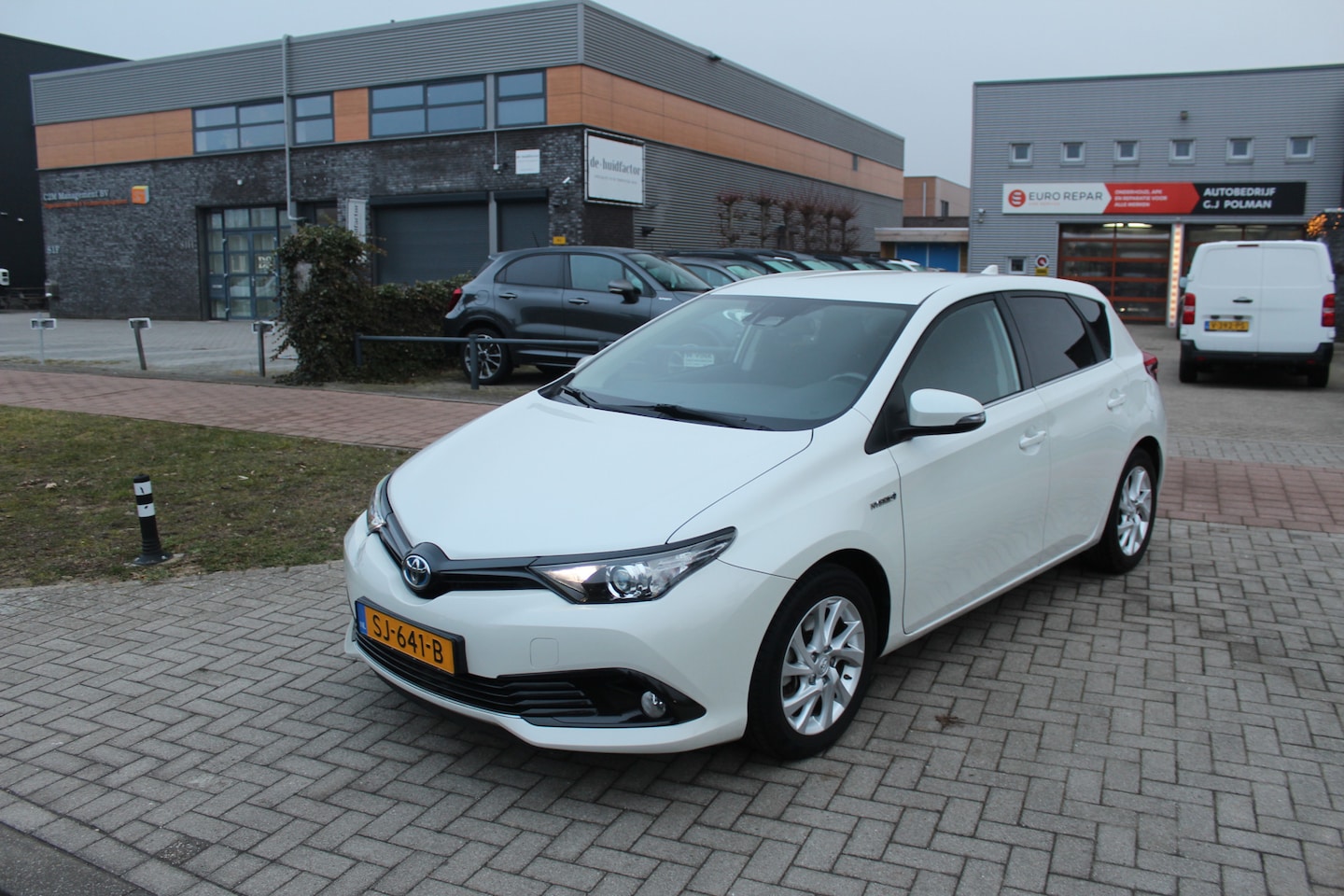 Toyota Auris - 1.8 Hybrid Dynamic Clima-Cruise-Navi-Camera Trekhaak 41.000 Km !! - AutoWereld.nl