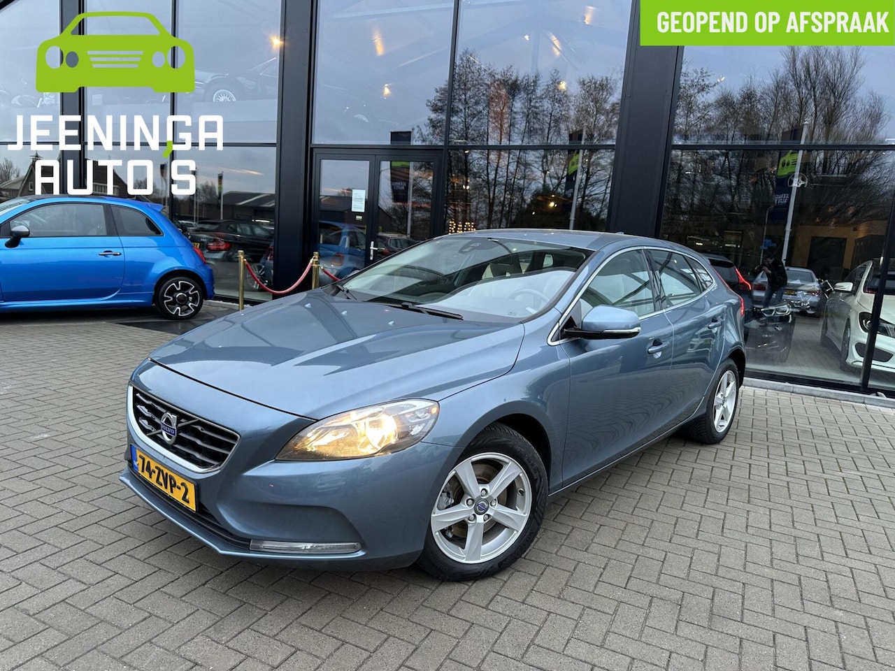 Volvo V40 - T3 Momentum|Camera|Navi|Clima|PDC - AutoWereld.nl