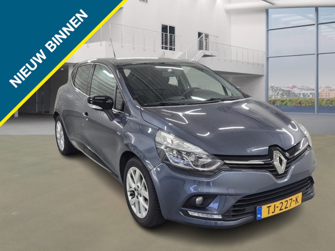 Renault Clio - 0.9 TCe LIMITED AIRCO/CRUISE/LMV/NAVI/PDC 1e EIG. - AutoWereld.nl