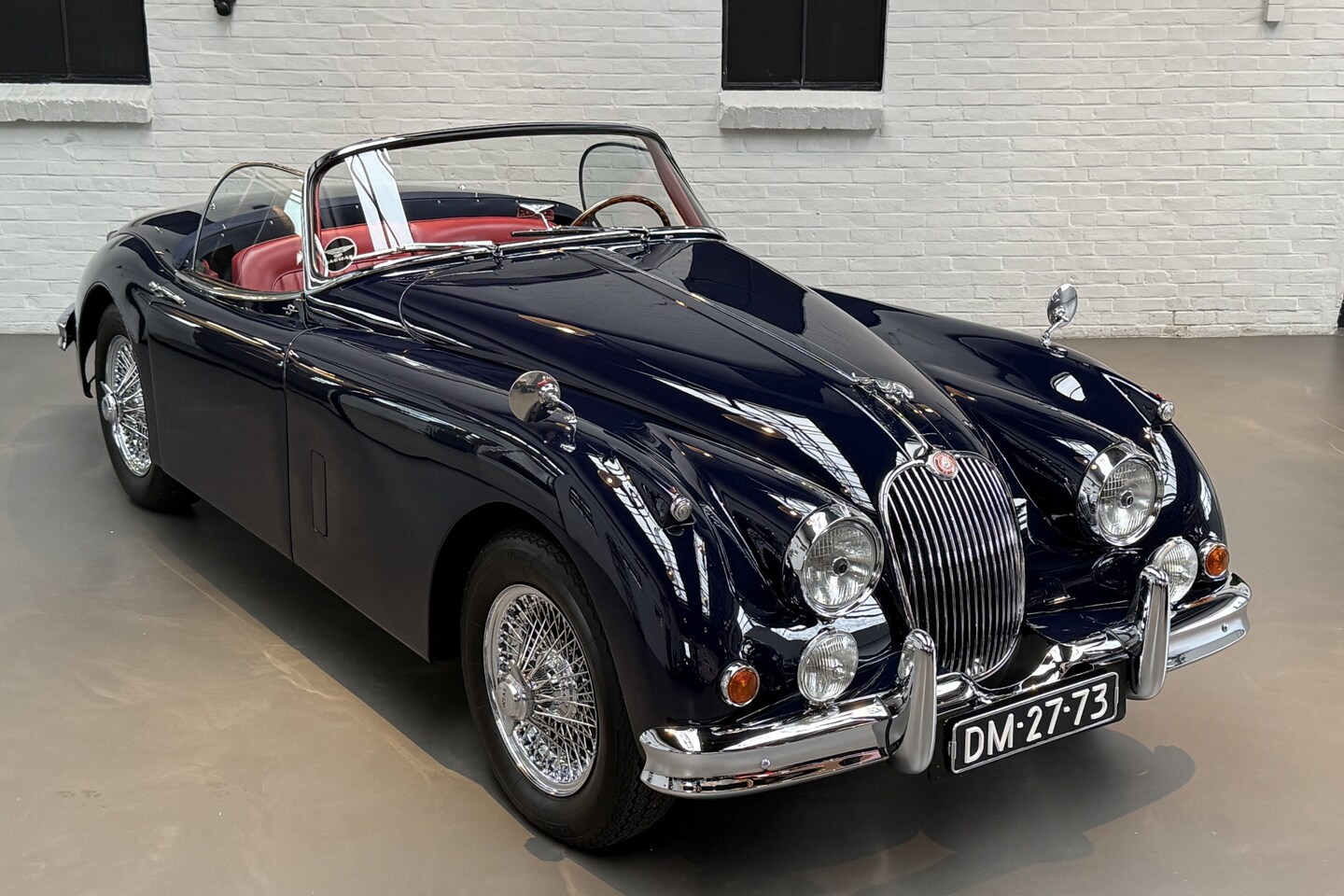Jaguar XK - 150 ROADSTER 3.8 "S" Rebuild 265bhp Triple carburetors - AutoWereld.nl