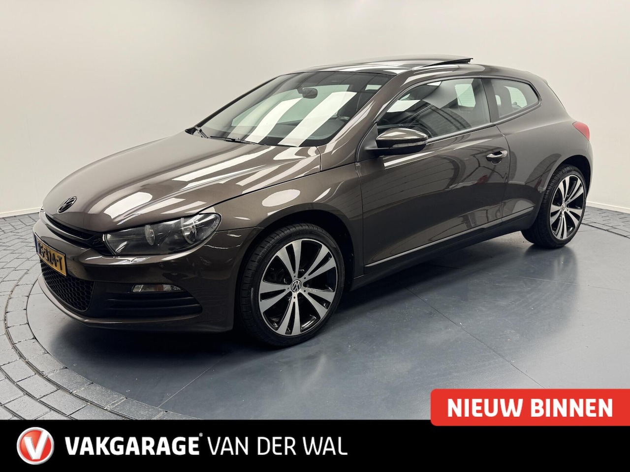 Volkswagen Scirocco - 1.4 TSi Panoramadak-Clima-Stoelverwarming-Parkeersensoren-Lm18''velgen - AutoWereld.nl