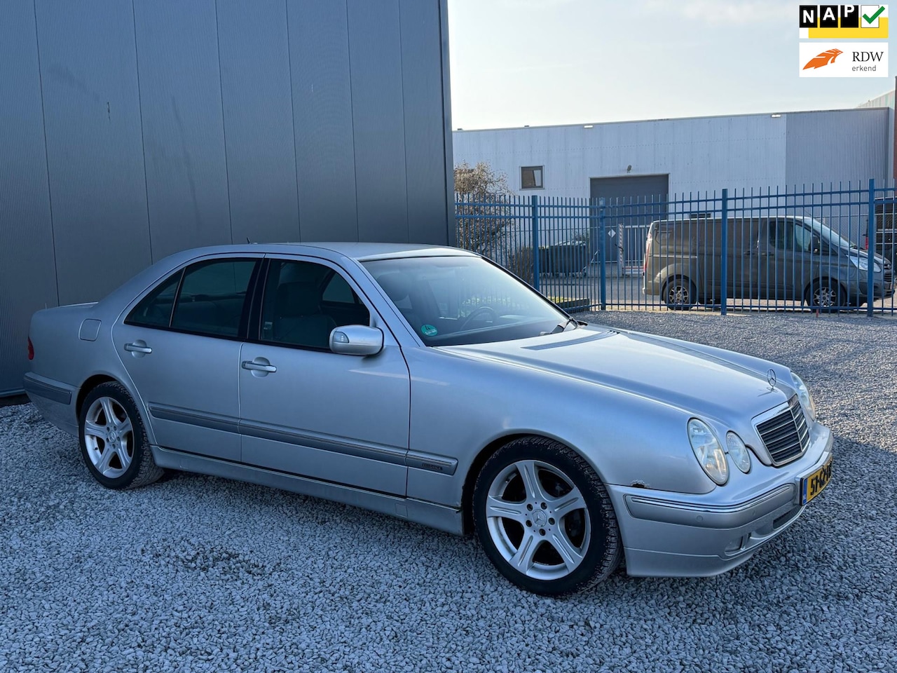 Mercedes-Benz E-klasse - 240 Elegance Select AUTOMAAT!NAVI!CLIMA!APK2027! - AutoWereld.nl