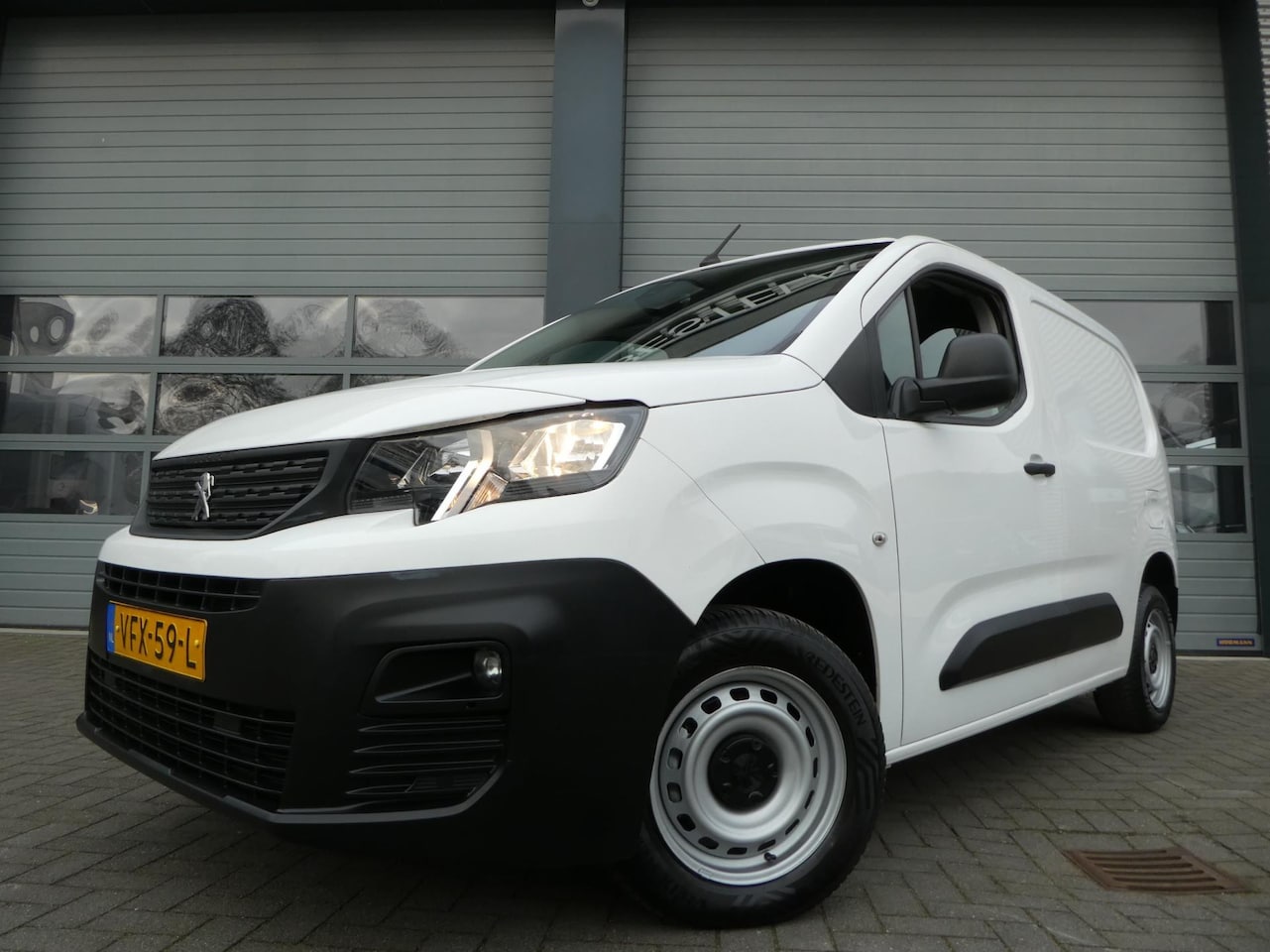 Peugeot Partner - 1.5 BlueHDI airco cruisecontrol - AutoWereld.nl