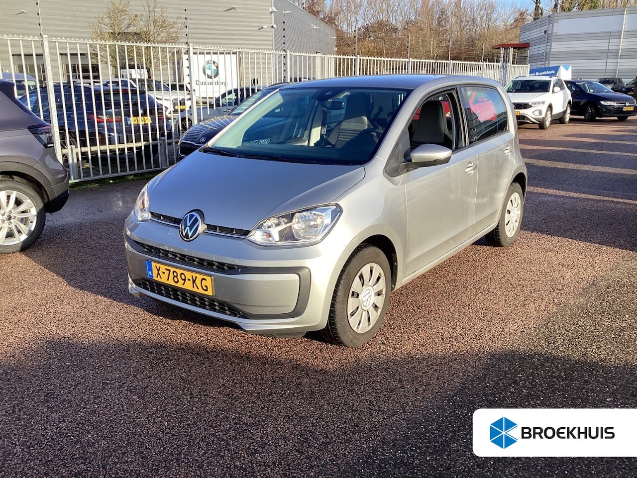 Volkswagen Up! - 1.0 65pk |Navigatie via Smartphone | Airco | Elektrische ramen voor | Led dagrijverlichtin - AutoWereld.nl