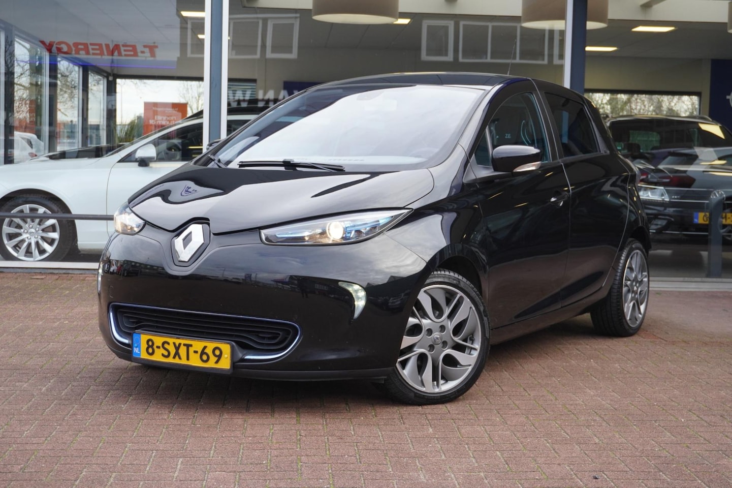 Renault Zoe - Q210 Zen Quickcharge 22 kWh (ex Accu) Airco | Automaat | Zwart | LM velgen | Inruil mogeli - AutoWereld.nl