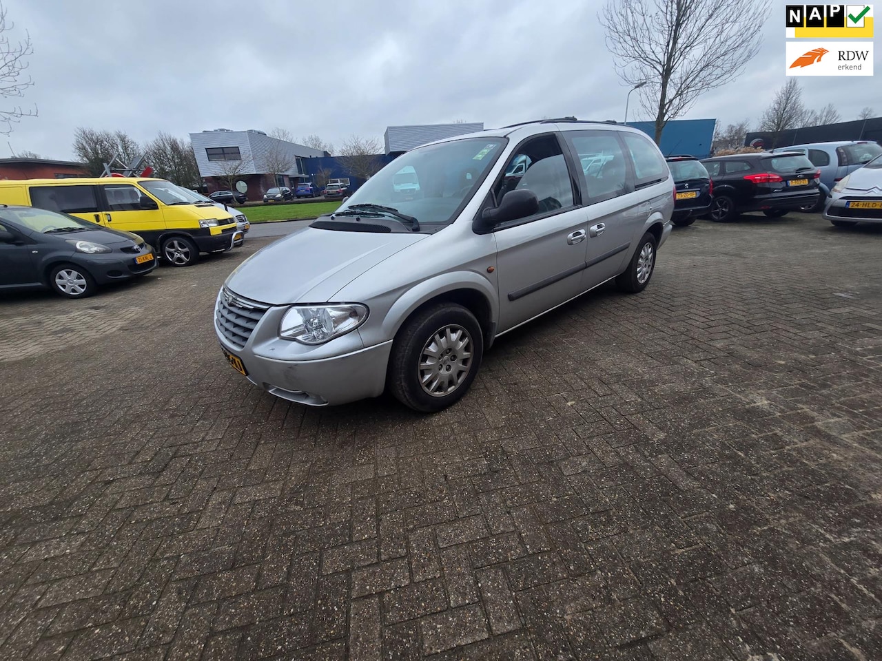 Chrysler Grand Voyager - 3.3i V6 SE 3.3i V6 SE - AutoWereld.nl