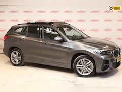 BMW X1 - SDrive20i Executive M sport Edition NL auto, Panorama, Trekhaak, Head-up display, Led