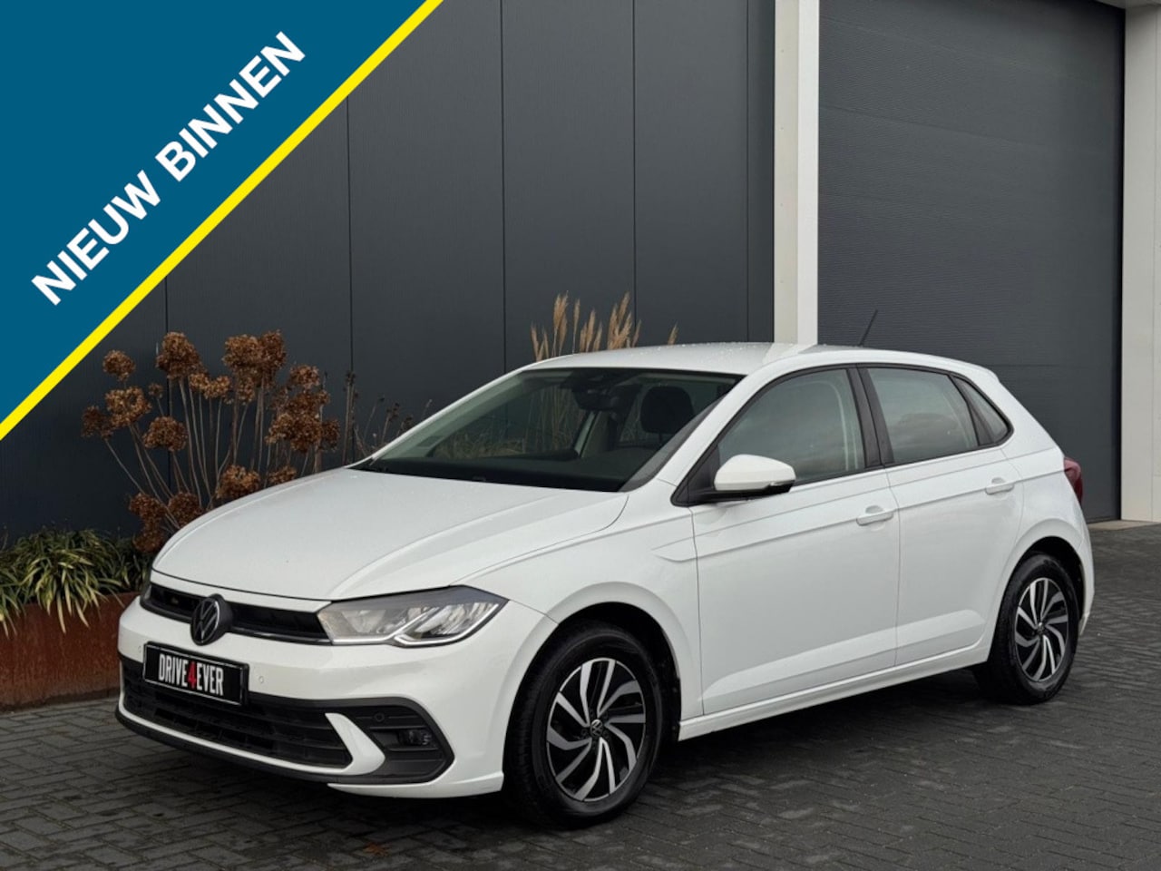 Volkswagen Polo - 1.0 TSI Life M23 APPLE CARPLAY SPORTVELGEN LED CLIMATE - AutoWereld.nl