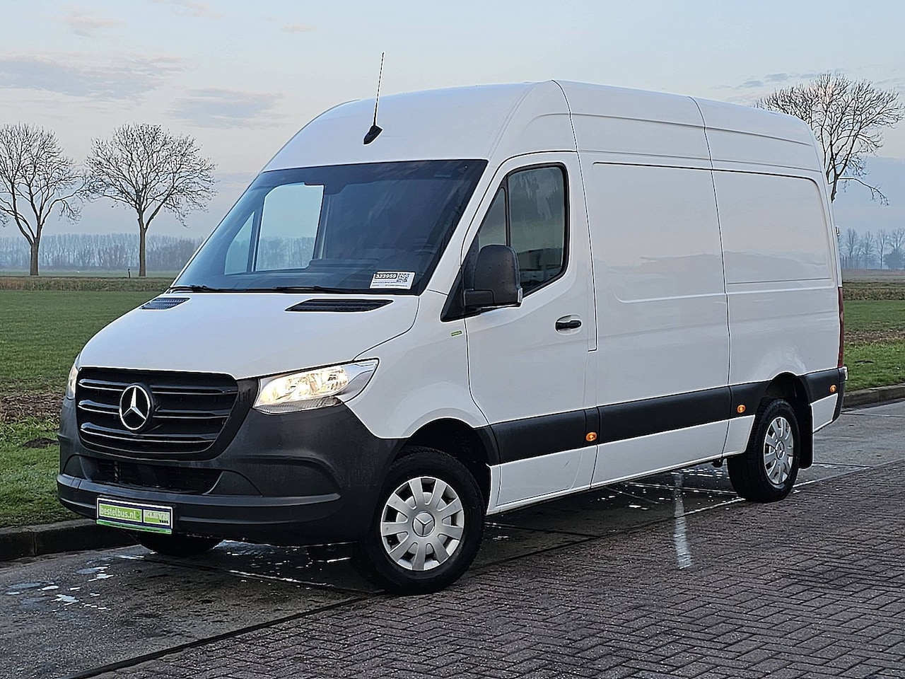Mercedes-Benz Sprinter - 317 1.9 CDI L2H2 3.5T-Trekhaak Airco Automaat Mbux Camera 170PK Euro6 ! - AutoWereld.nl