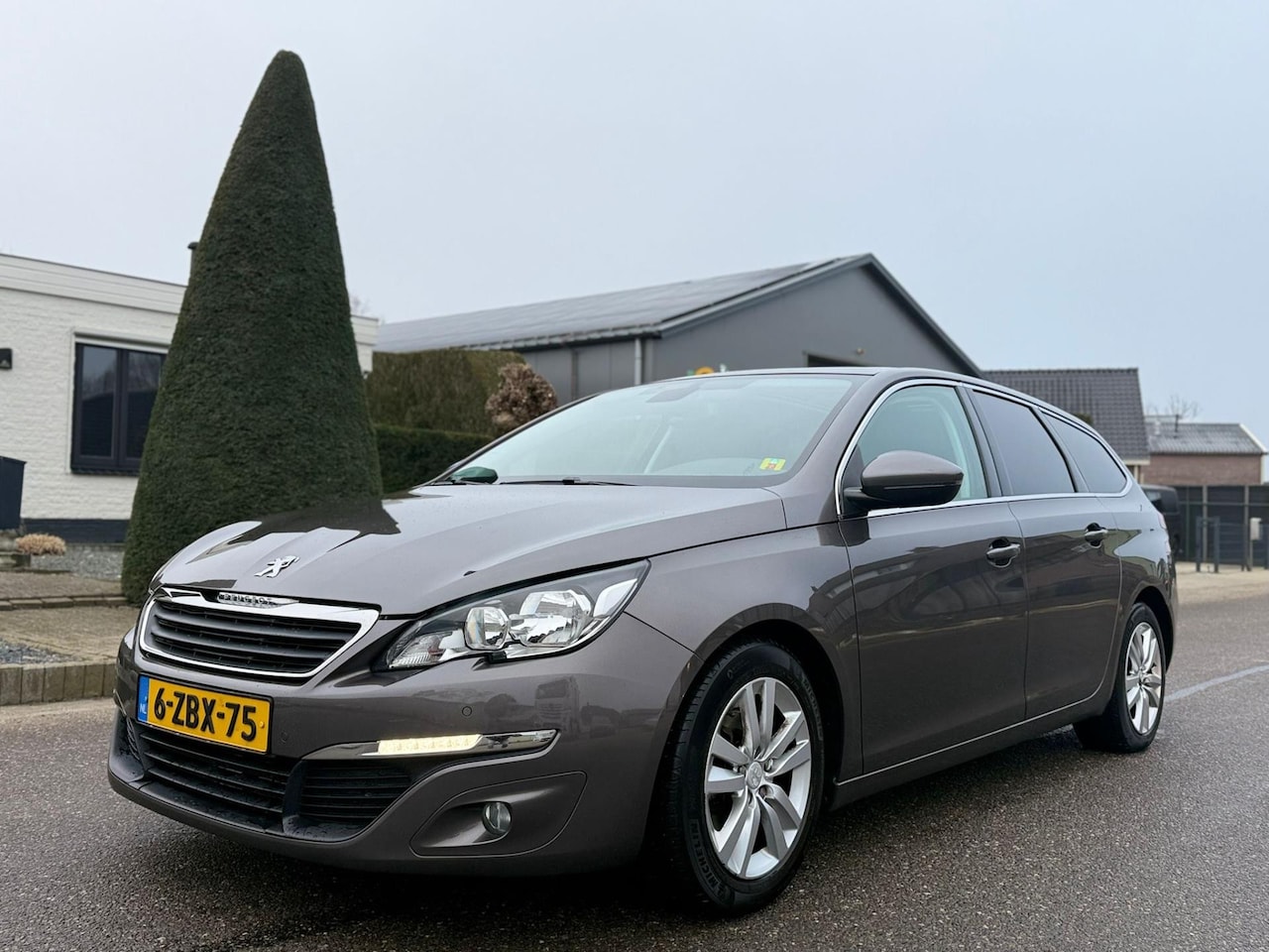 Peugeot 308 SW - 1.6 BlueHDI Blue Lease Limited 2014 Pano/Navi/Lmv - AutoWereld.nl
