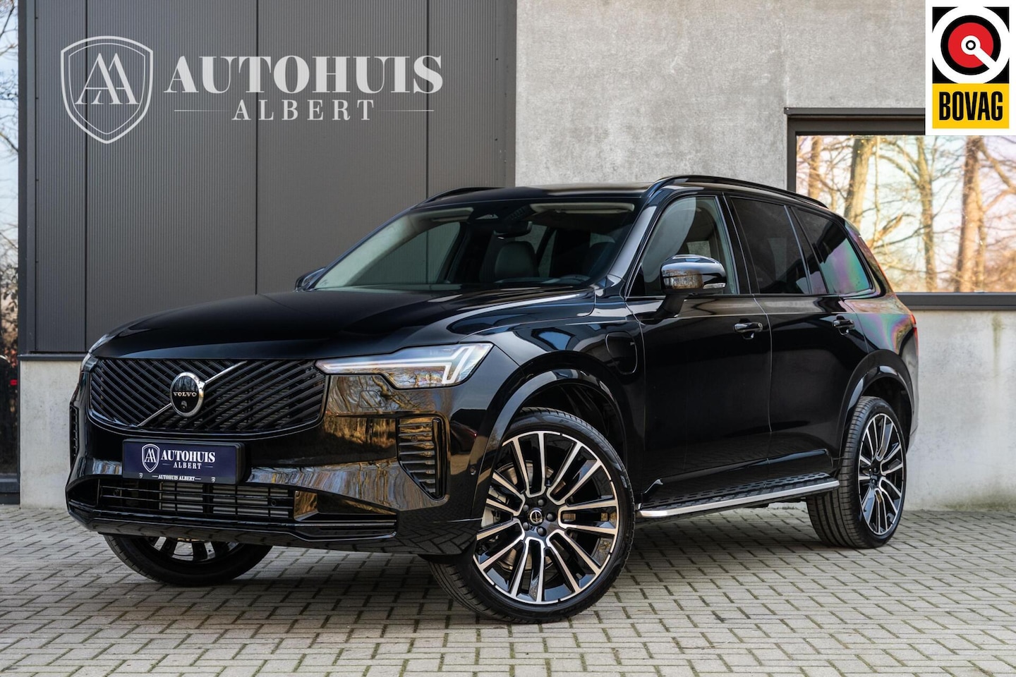 Volvo XC90 - 2.0 T8 AWD Ultra Dark B&W Massage 22' Luchtvering - AutoWereld.nl