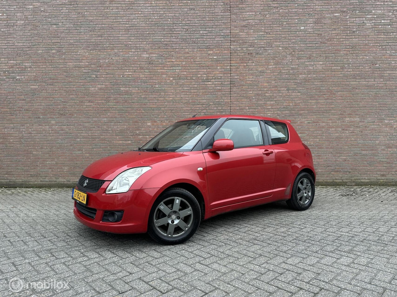 Suzuki Swift - 1.3 Base NIEUWE APK/ Veel nieuwe onderdelen - AutoWereld.nl