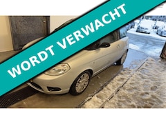Lancia Y(psilon) - Ypsilon 1.4-16V 95pk Automaat 2e eigenaar Clima Trekhaak