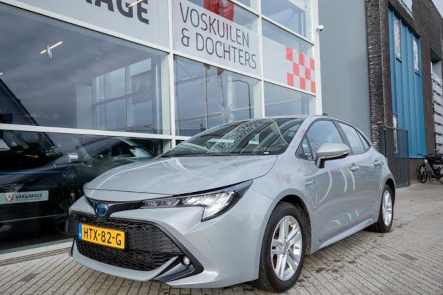 Toyota Corolla - 2.0 Hybrid Dynamic | Apple Carplay | Stoelverwarming - AutoWereld.nl